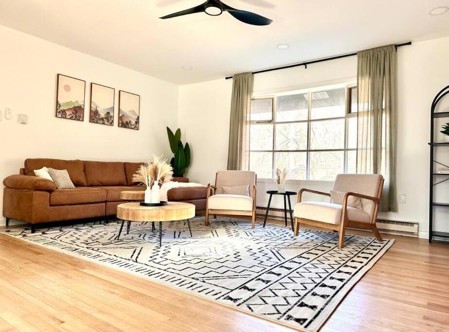 Veda Vista - Newly Renovated - Rustic Modern Villa *