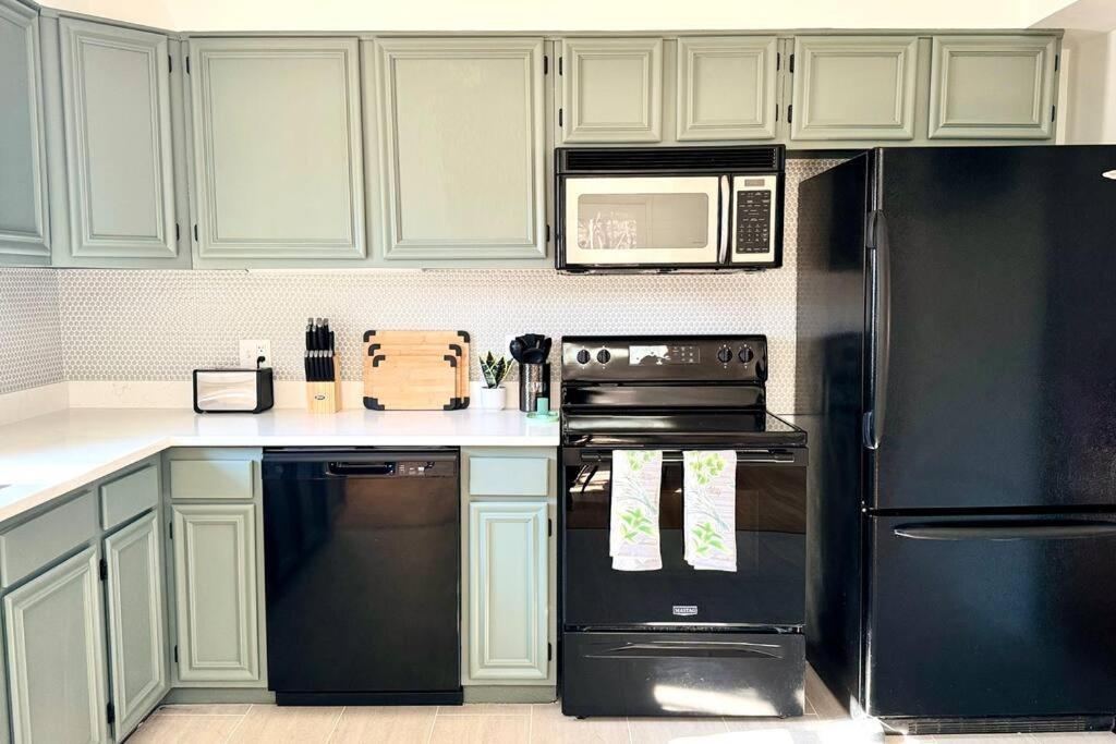 Veda Vista - Newly Renovated - Rustic Modern *